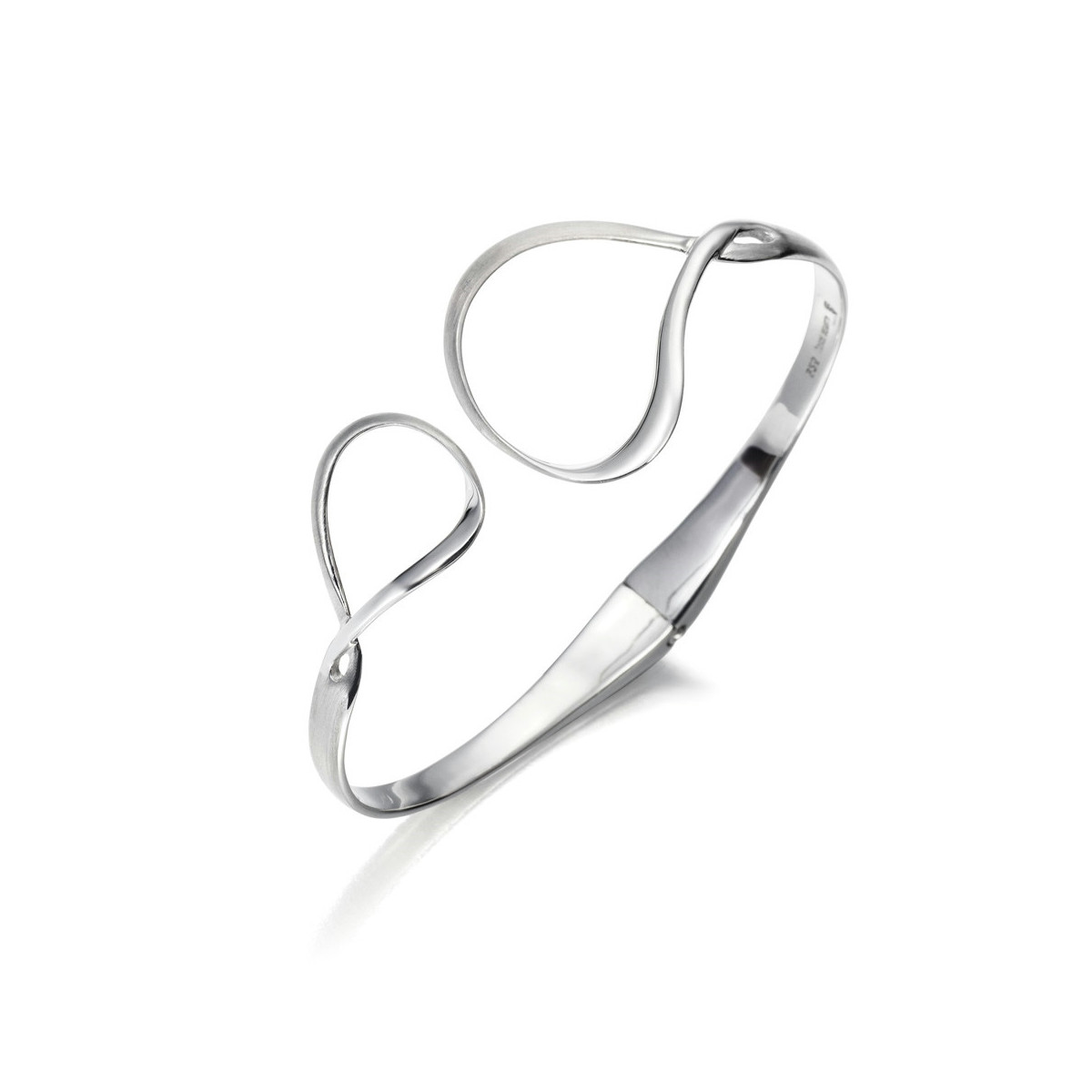 Fluid organic bangle in sterling silver 925