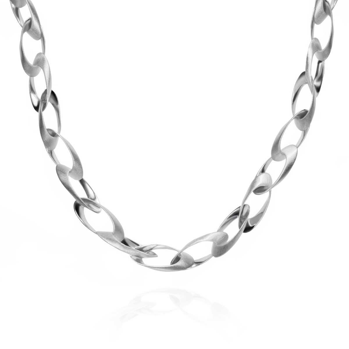 Collar largo con piezas ovaladas de plata de ley 925