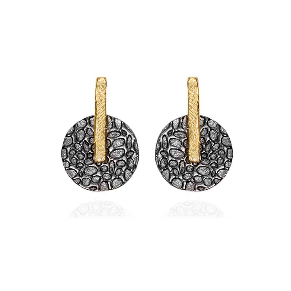 Pendiente individual bicolor de plata con baño de oro 18k y rutenio negro