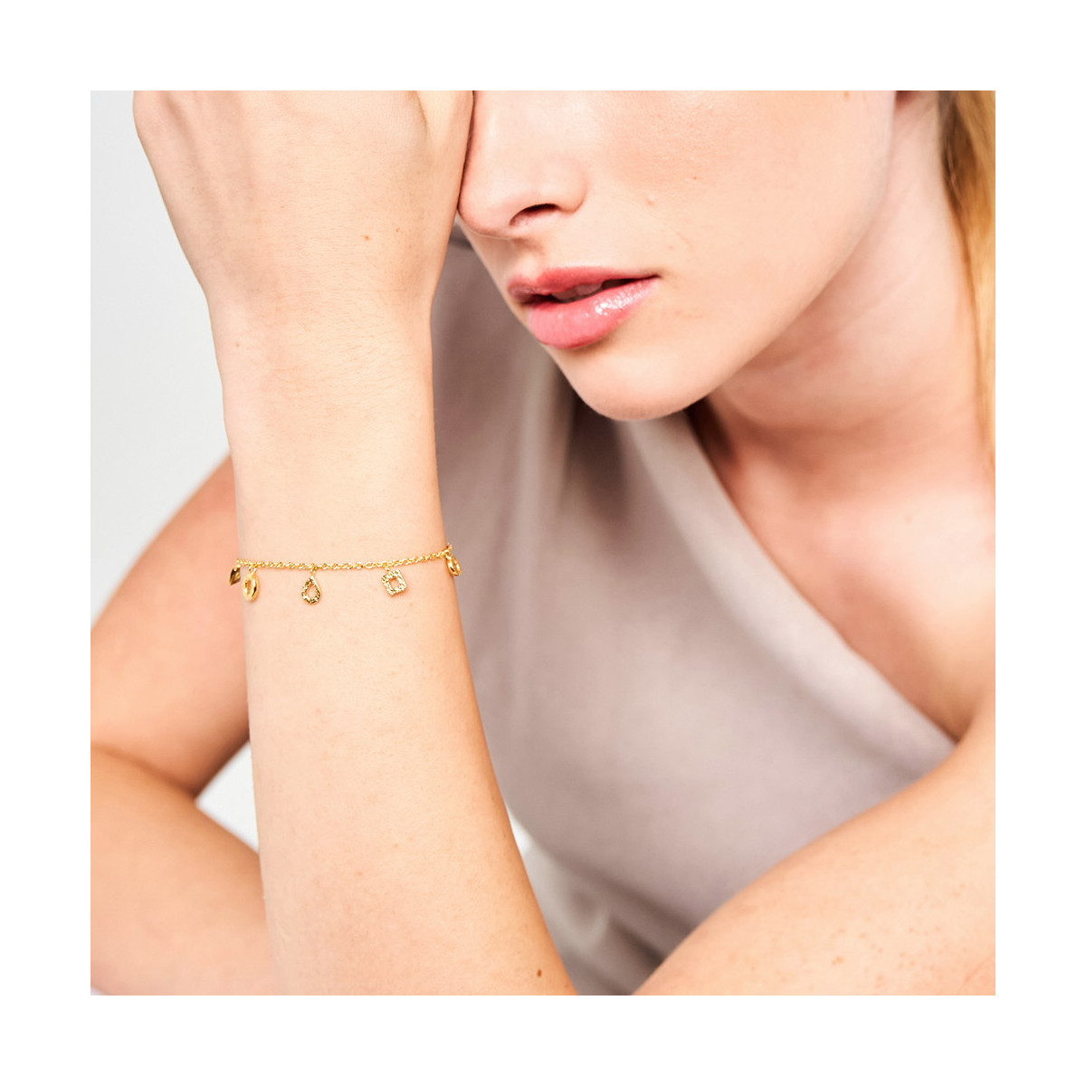 Pulsera geométrica en plata de ley con baño de oro 18k