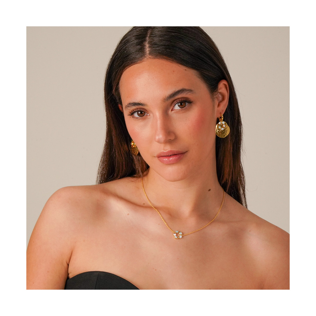 Collar de flor con espectrolita de plata con baño de oro 18k