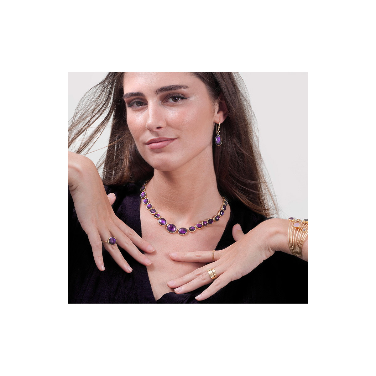 Pendientes gancho con Amatista y detalle Apatita baño de oro 18k
