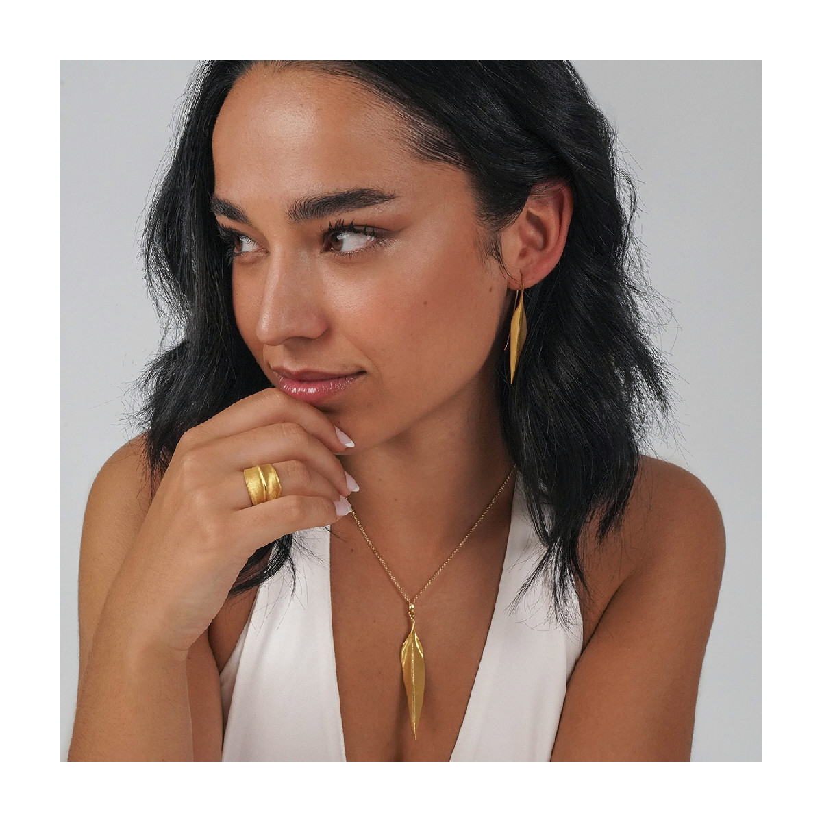 Hook earrings with leaf in sterling silver with 18k gold vermeil