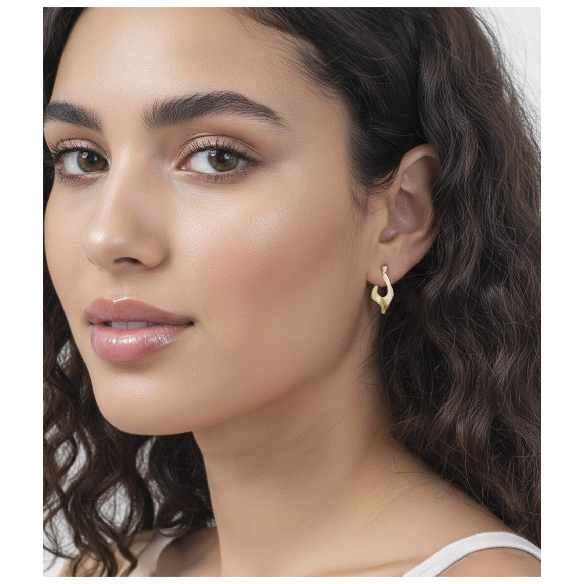 Infinity shape earrings in sterling silver with 18k gold vermeil