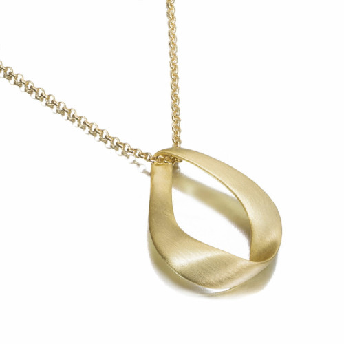 Colgante con diseño en V invertida de plata con baño de oro 18k