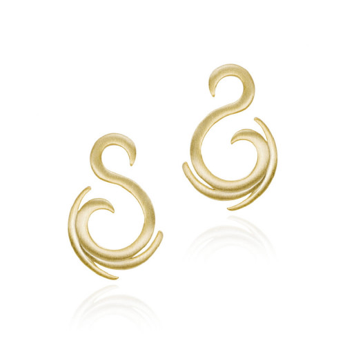 Pendientes orgánicos en forma de S de plata con baño de oro 18k