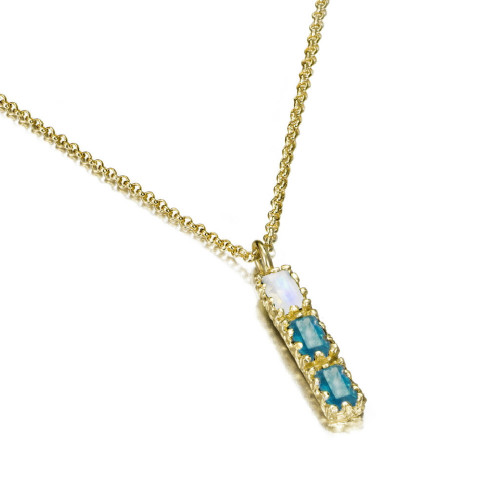 Colgante multicolor con espectrolita y apatita en formas geométricas en plata de ley con baño de oro de 18k