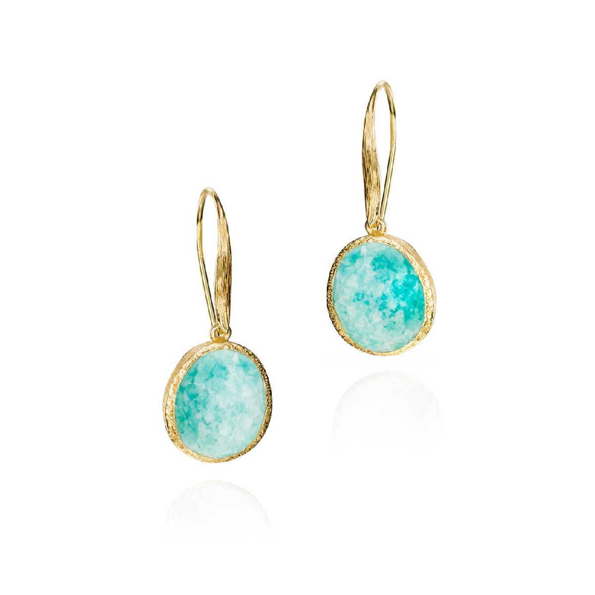 Pendientes de gancho con amazonita tallada en plata de ley con baño de oro de 18k