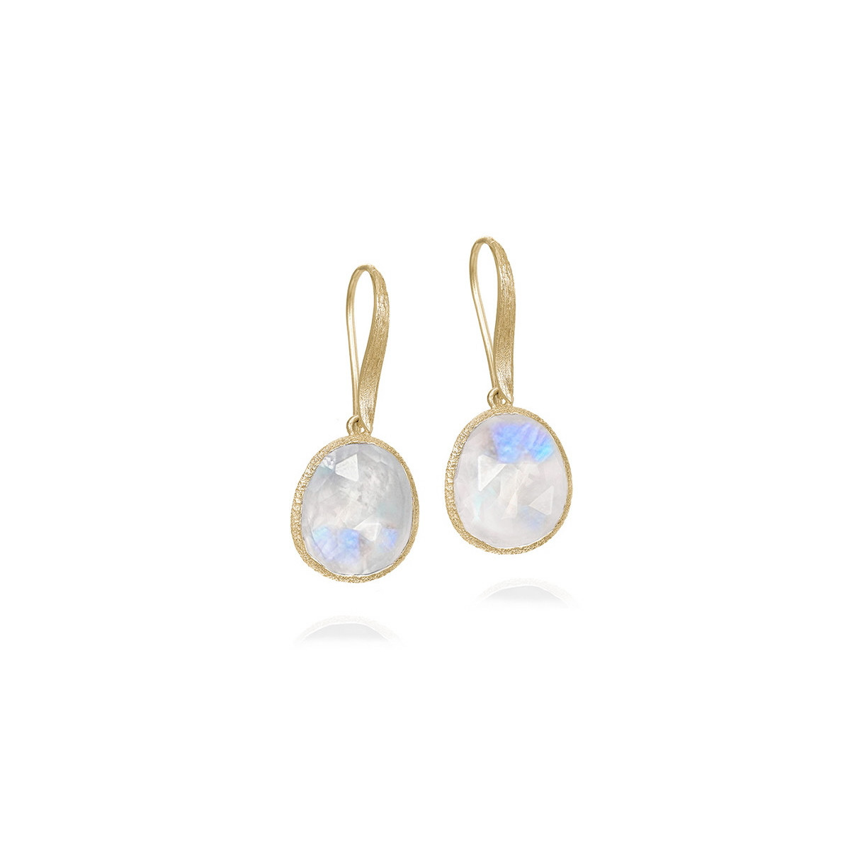 Pendientes de gancho con espectrolita tallada en plata de ley con baño de oro de 18k