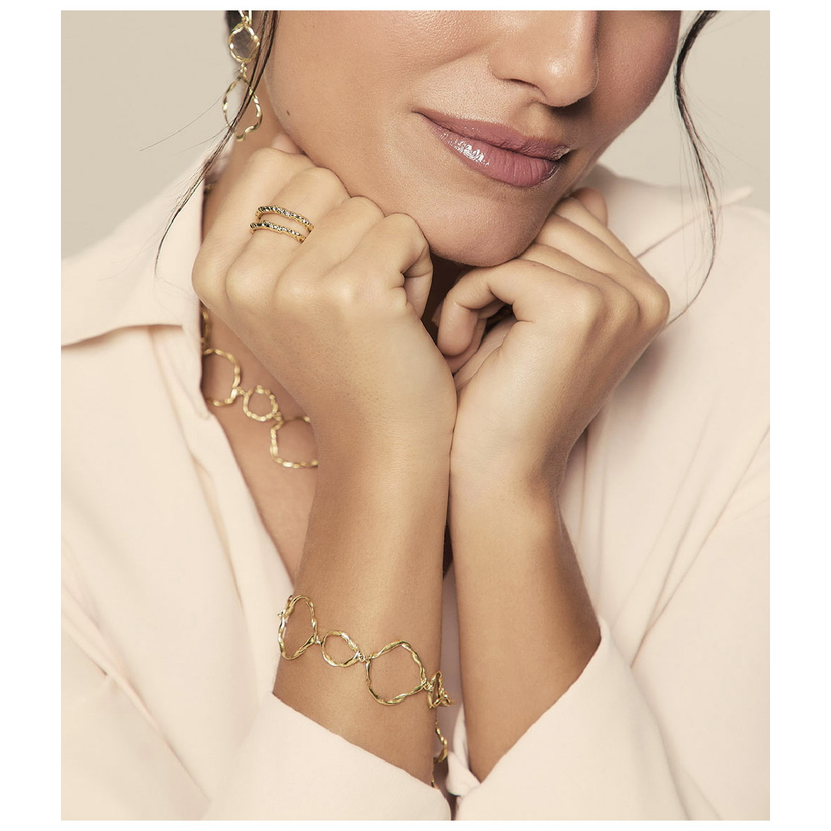 Pulsera de eslabones irregulares de plata con baño de oro 18k