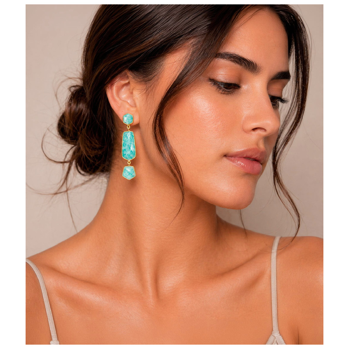 Pendientes largos con amazonita geométrica de plata con baño de oro 18k