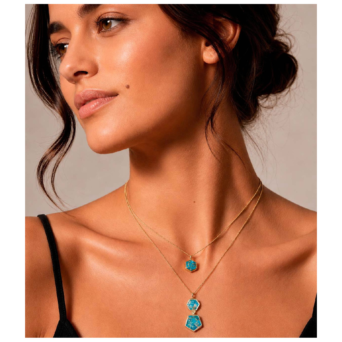Colgante hexagonal de turquesa de plata con baño de oro 18k