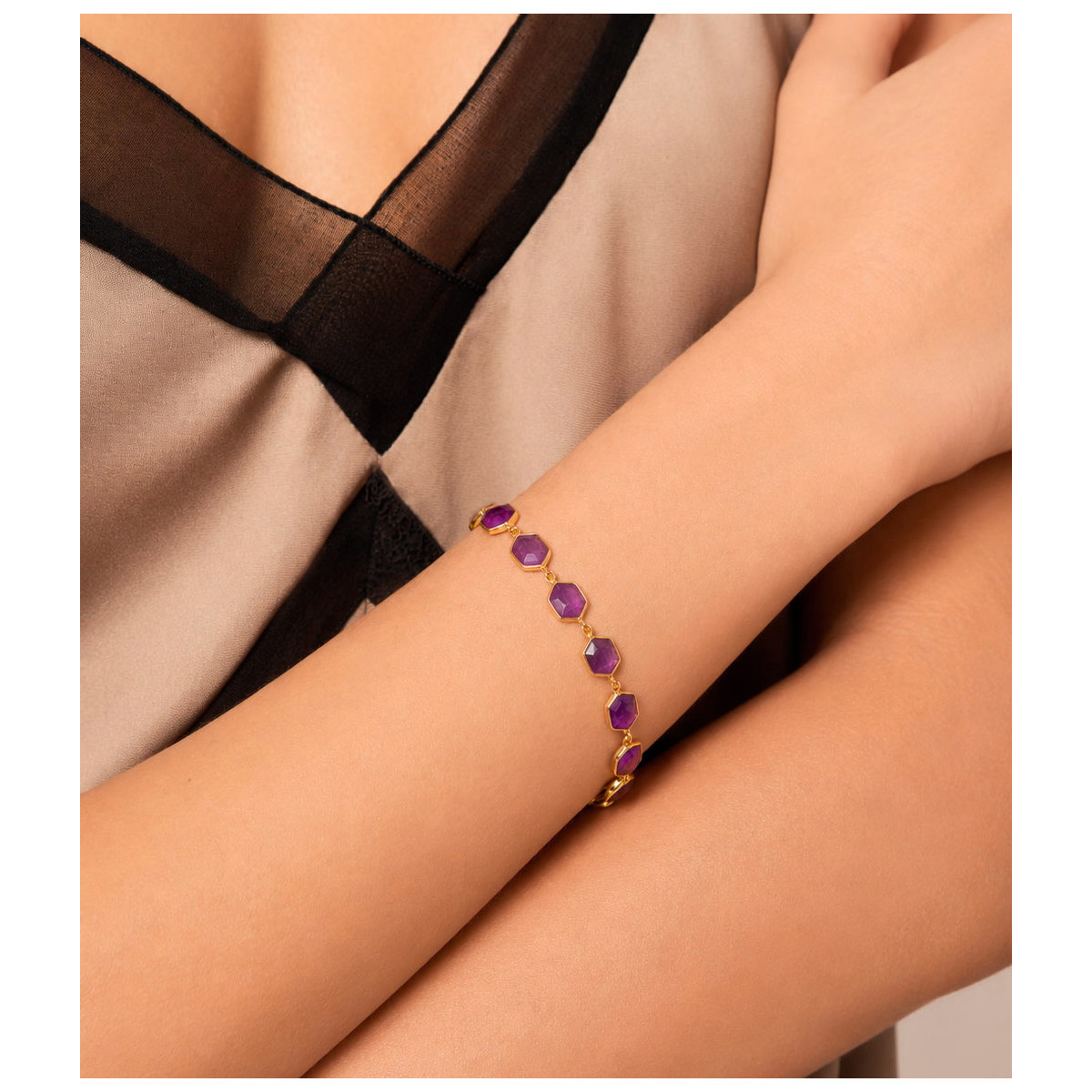 Pulsera geométrica con amatista de plata con baño de oro 18k